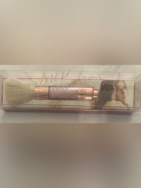 Victoria Secret Dream Angel Divine shimmer powder Brush